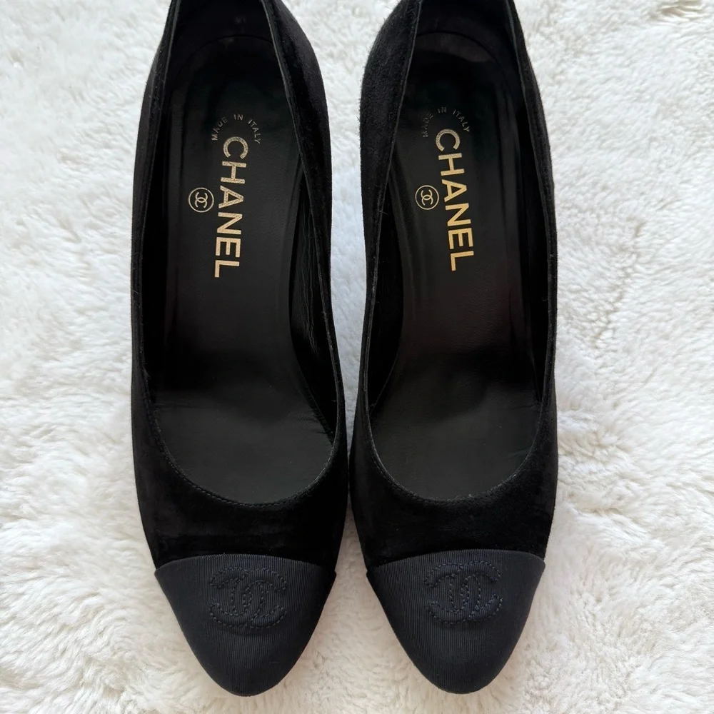 CHANEL women suede heels with pearls  size 38C EU Authentic